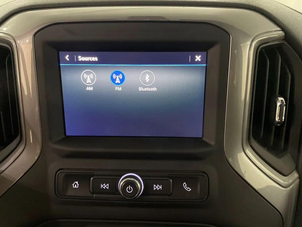 Used 2022 Northsky Blue Metallic Chevrolet Custom image 17