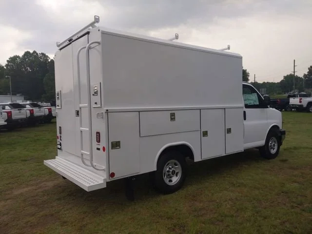 New 2025 Summit White GMC 1WT image 11