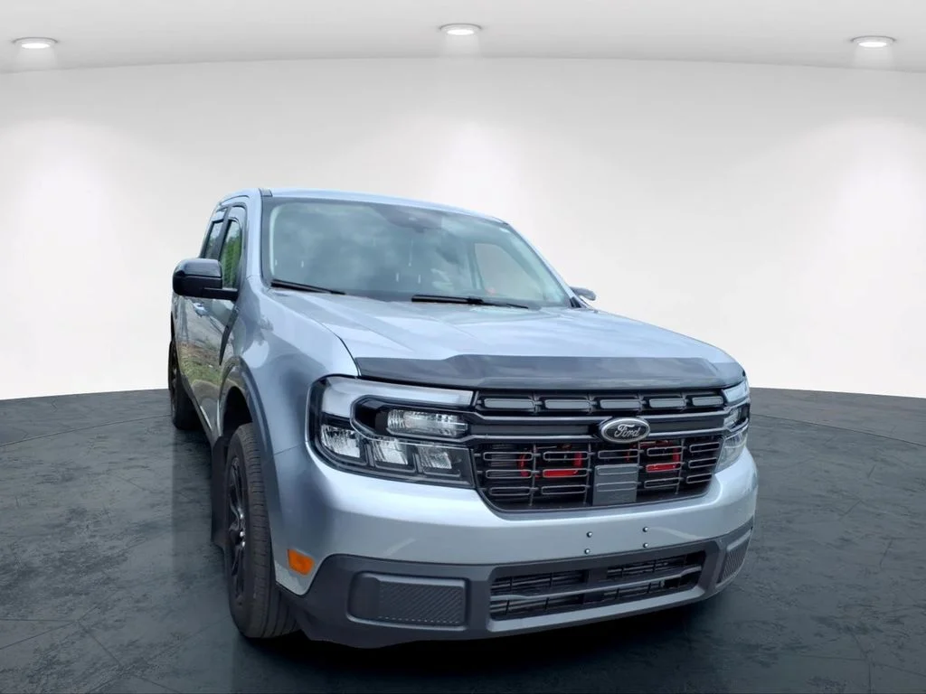 Used 2024 Silver Ford Lariat image 10