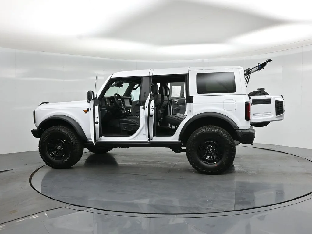 New 2026 Oxford White Ford Badlands image 33