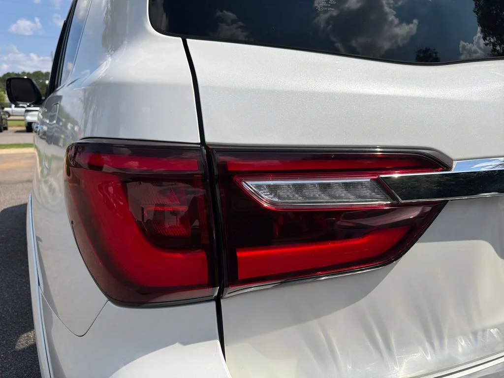 Used 2018 Moonstone White INFINITI  image 37