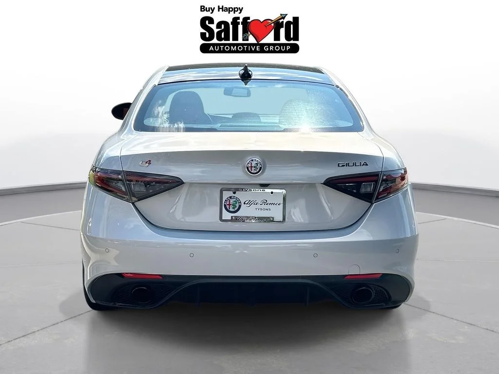 2025 Alfa Romeo Giulia Base - Photo 8