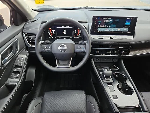 Used 2025 Gun Metallic Nissan Platinum Front-Wheel Drive image 8
