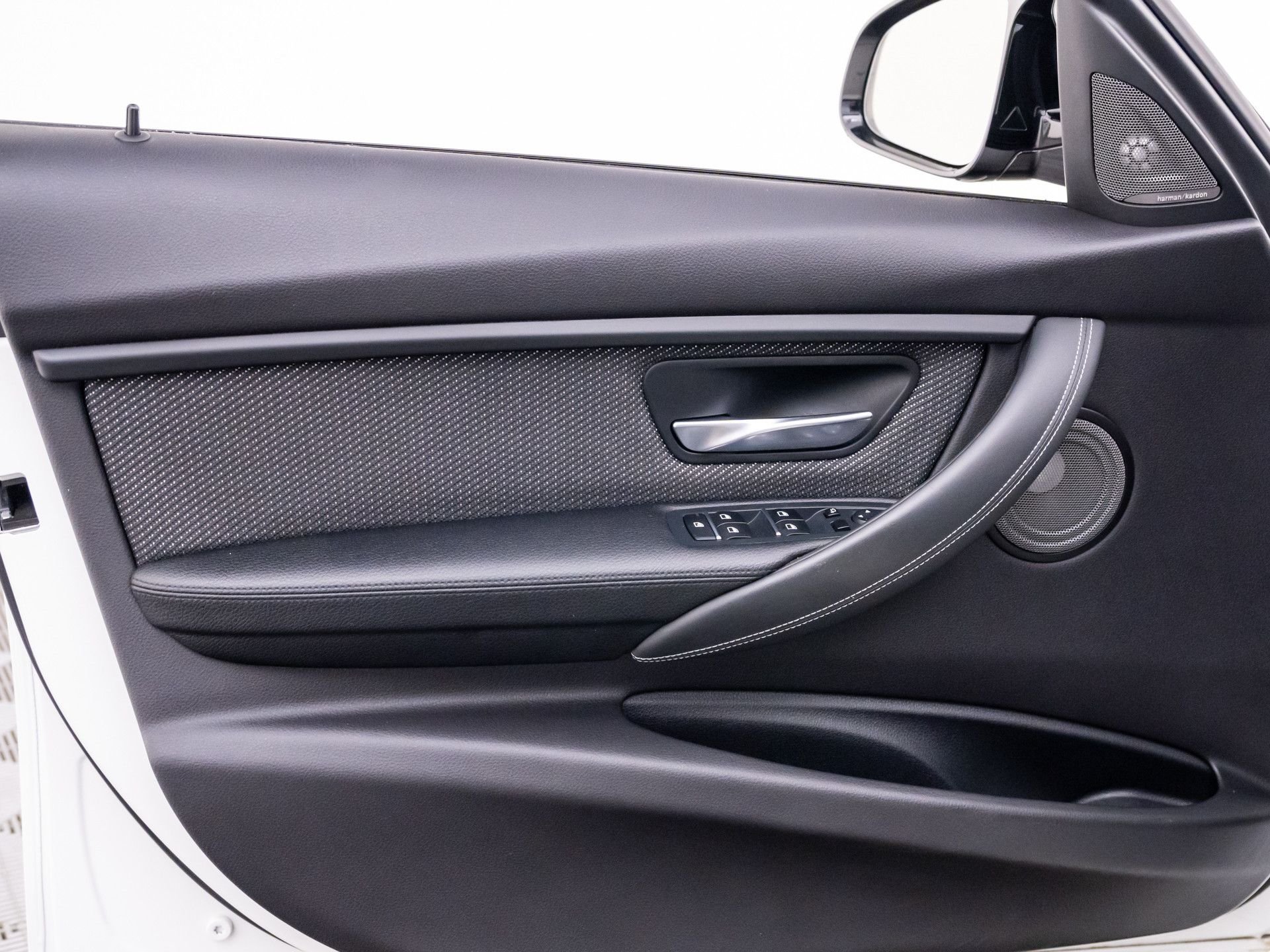Used 2018 White BMW Base image 13