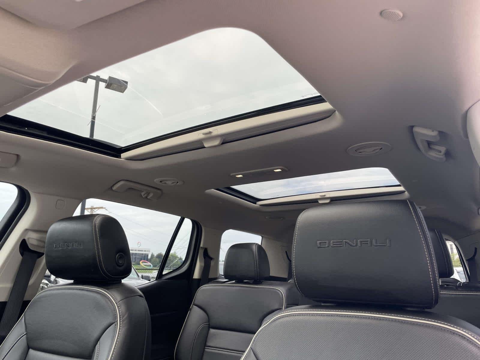 Used 2023 WHITE FROST TRICOAT GMC Denali image 6