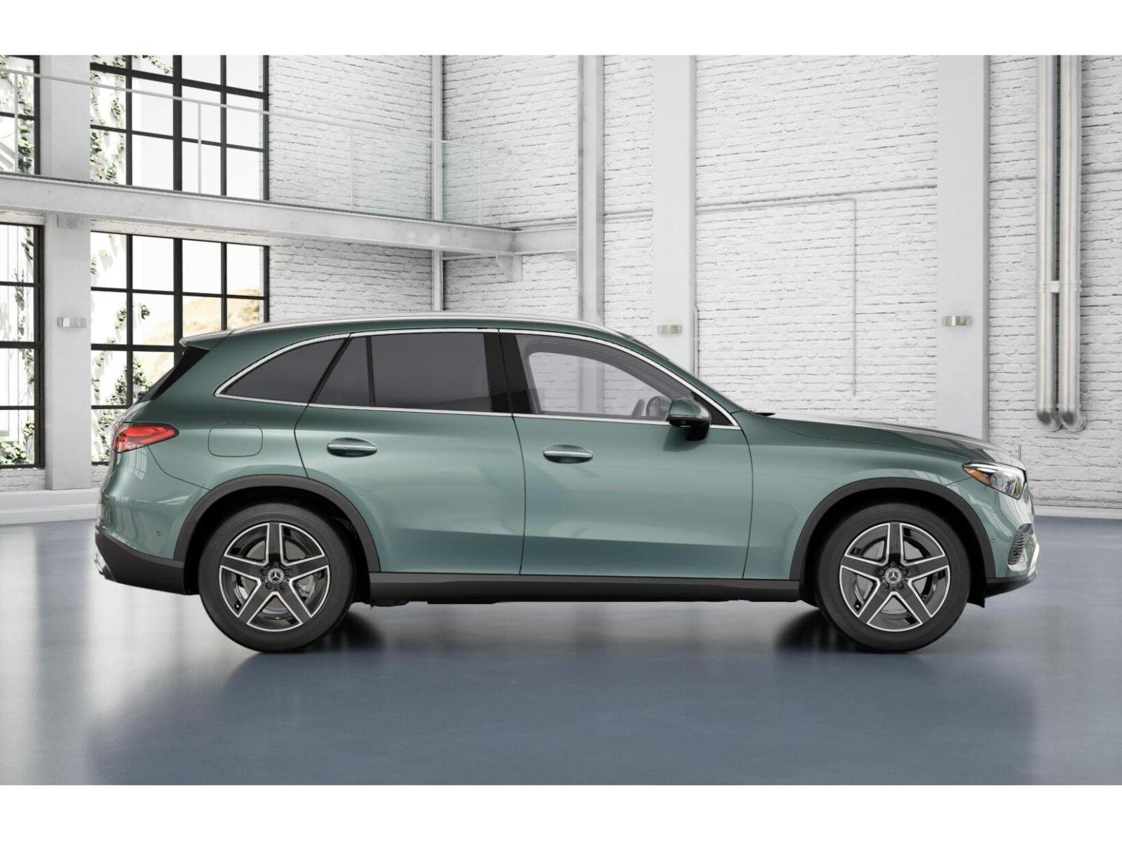 New 2026 Verde Silver Metallic Mercedes-Benz GLC 300 image 3