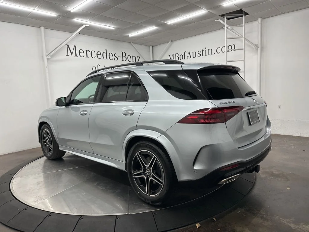 New 2026 Silver Mercedes-Benz GLE 580 image 5