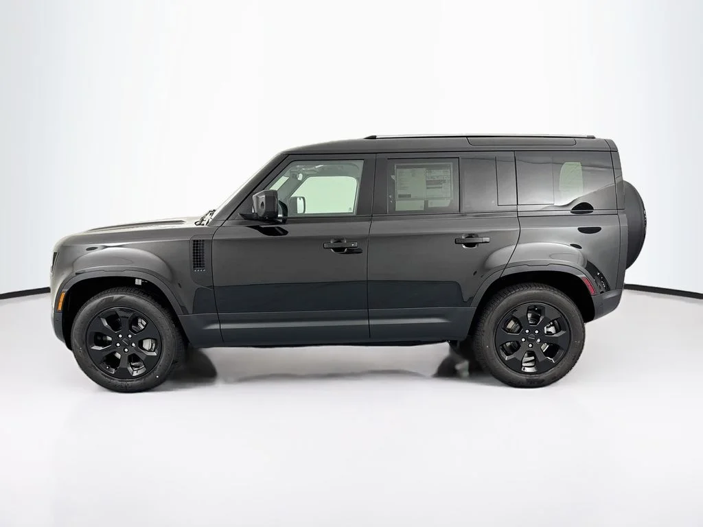 New 2026 Santorini Black Land Rover S image 8