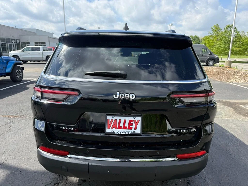 Used 2023 Black Jeep Limited image 5