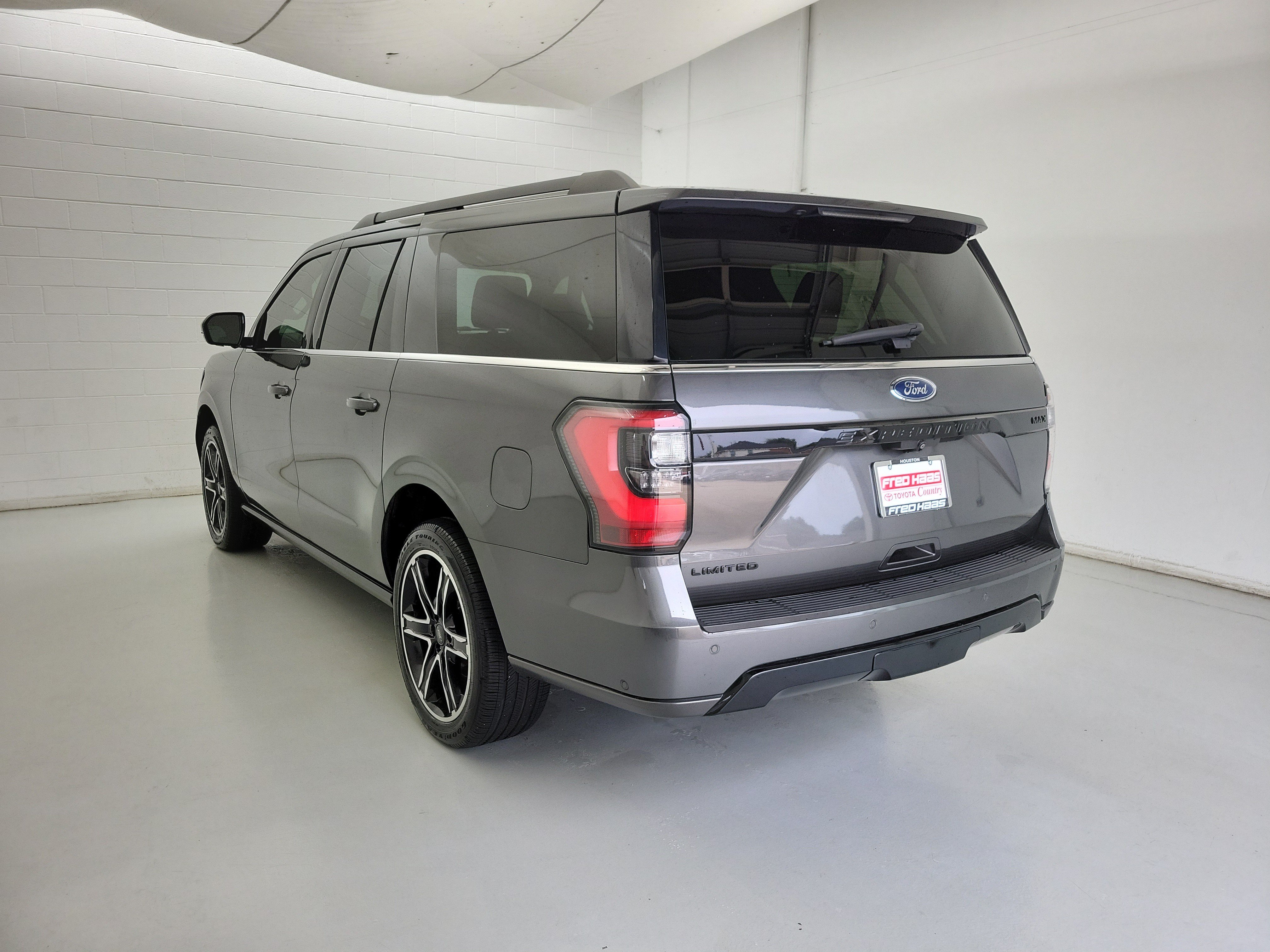 Used 2021 Magnetic Ford Limited image 7