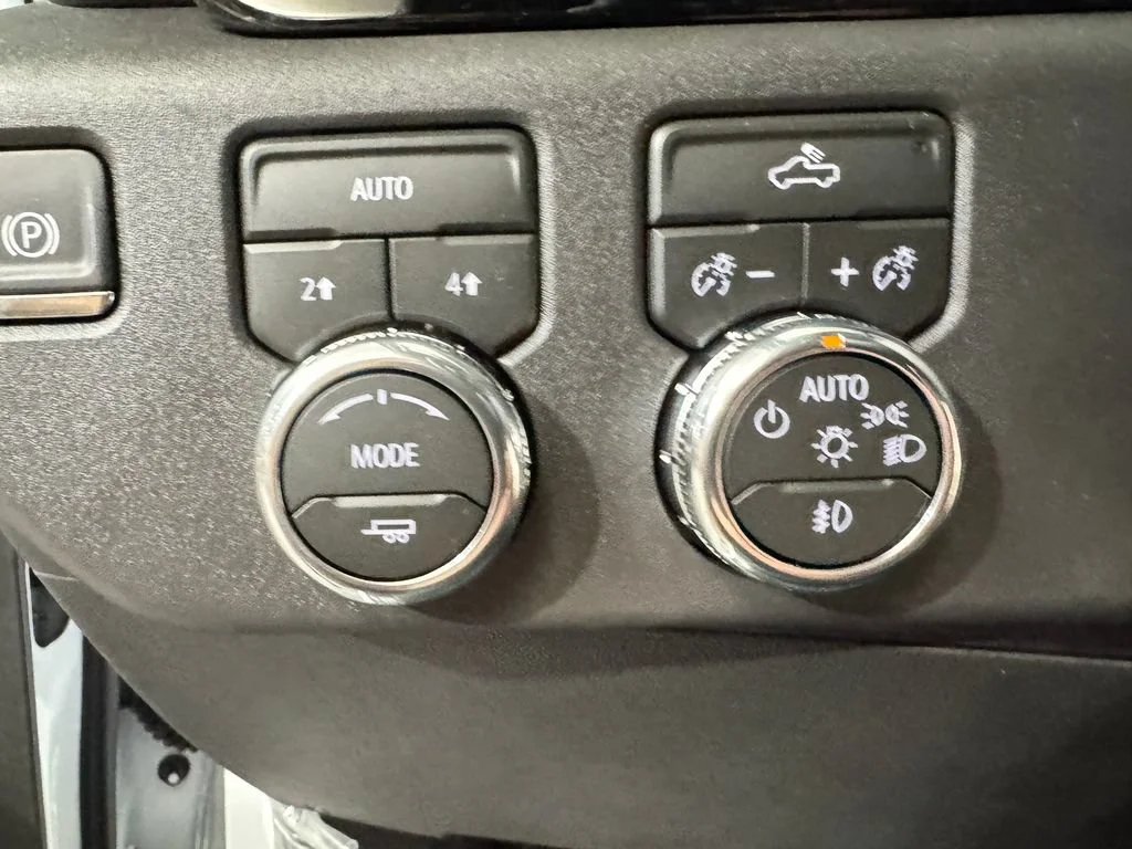 New 2026 Summit White GMC Elevation image 19