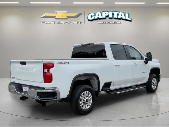 Used 2025 Summit White Chevrolet LT image 5