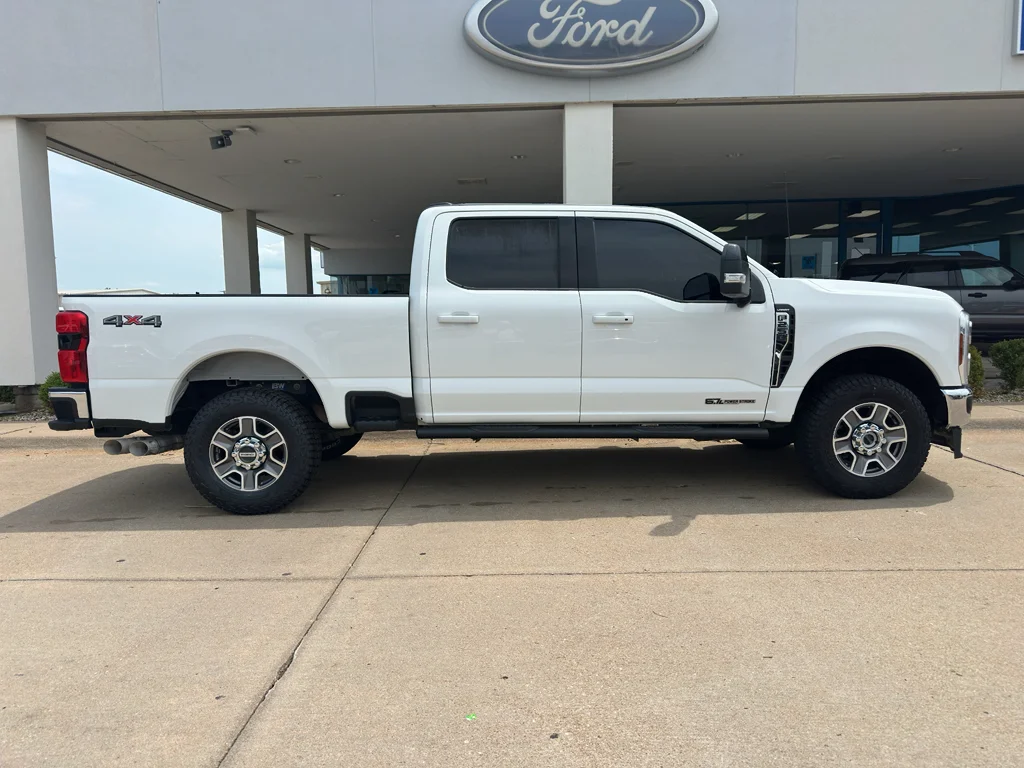 Used 2025 Oxford White Ford LARIAT image 10