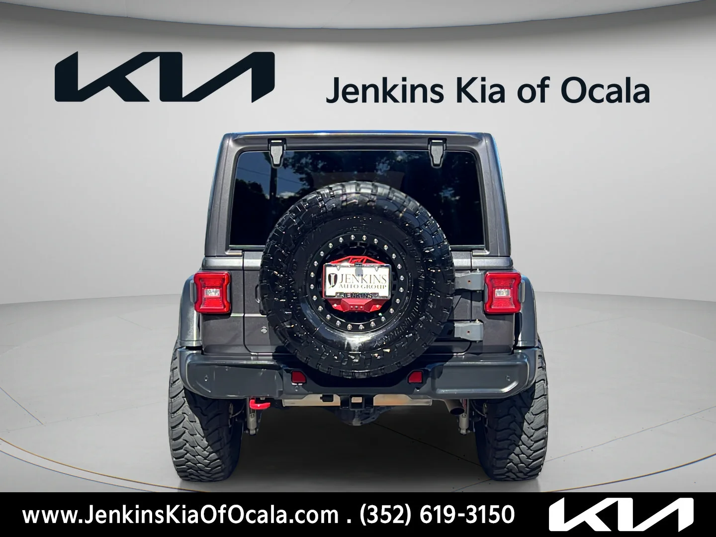 Used 2020 Granite Crystal Metallic Clearcoat Jeep Rubicon image 12