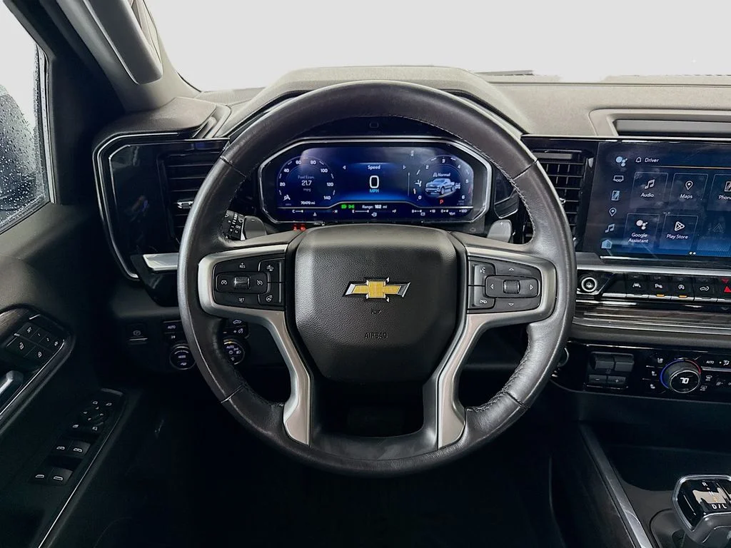 Used 2022 White Chevrolet LTZ image 11