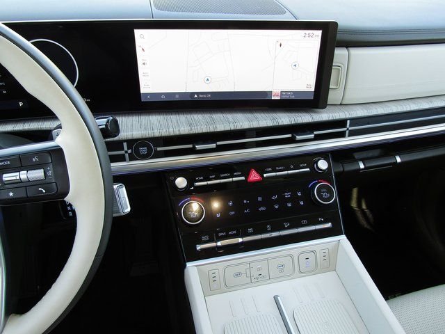 Used 2025 White Hyundai Calligraphy image 11