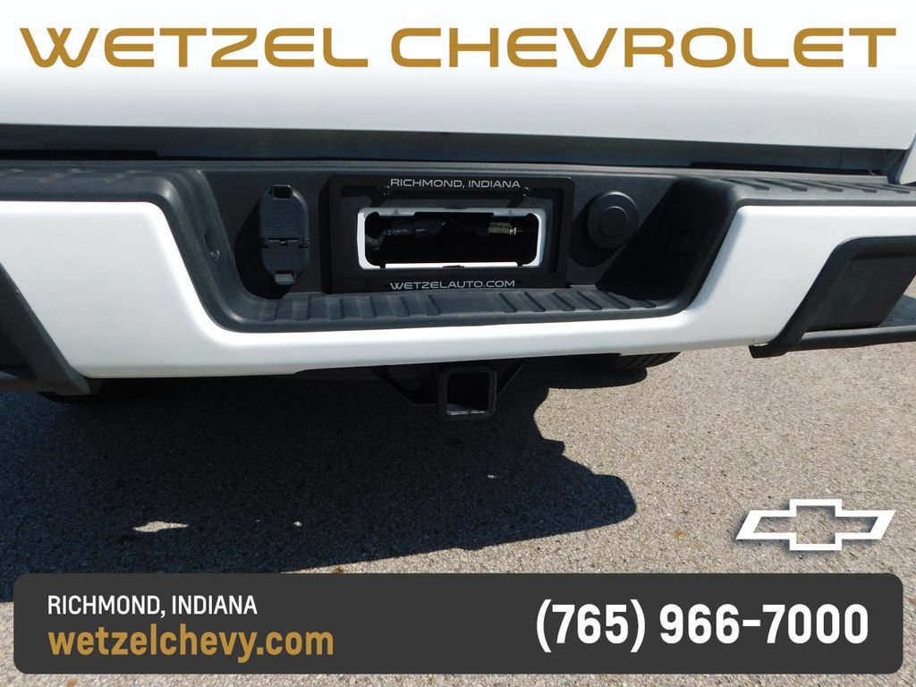 Used 2022 White Chevrolet LT image 5