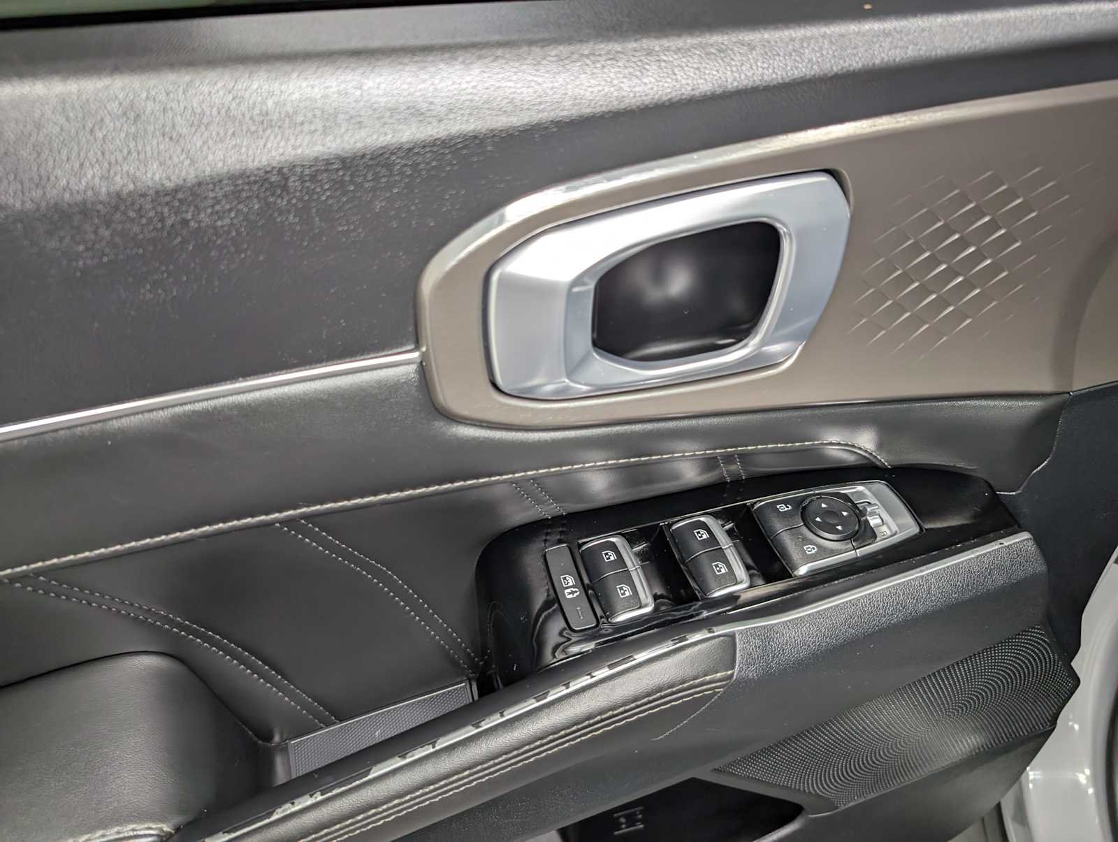 Used 2022 GRAY Kia SX image 42