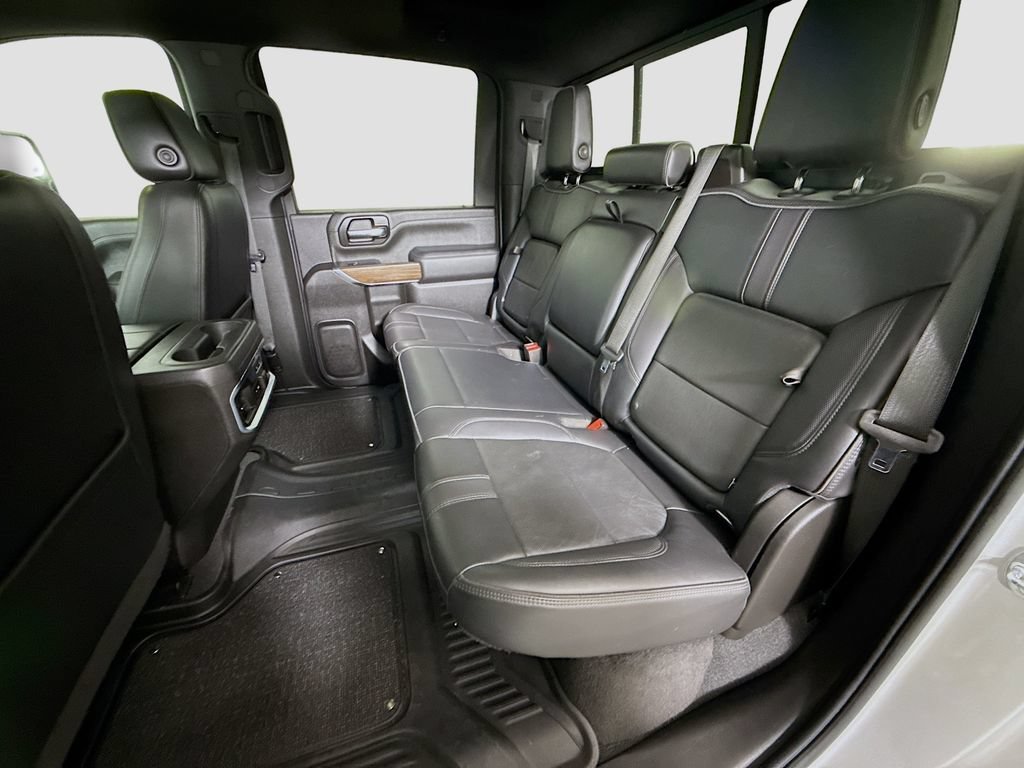 Used 2022 Silver Ice Metallic Chevrolet High Country image 25
