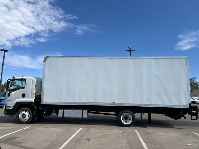 New 2024 Arc White Chevrolet MEDIUM ASH GRAY image 8