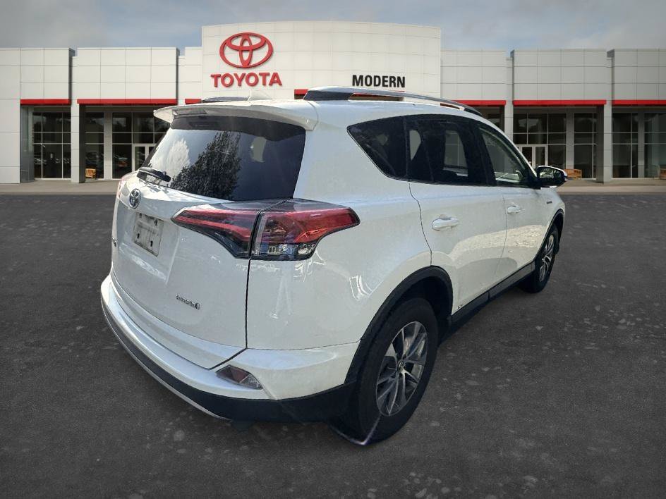 Used 2018 Super White Toyota Hybrid LE image 12