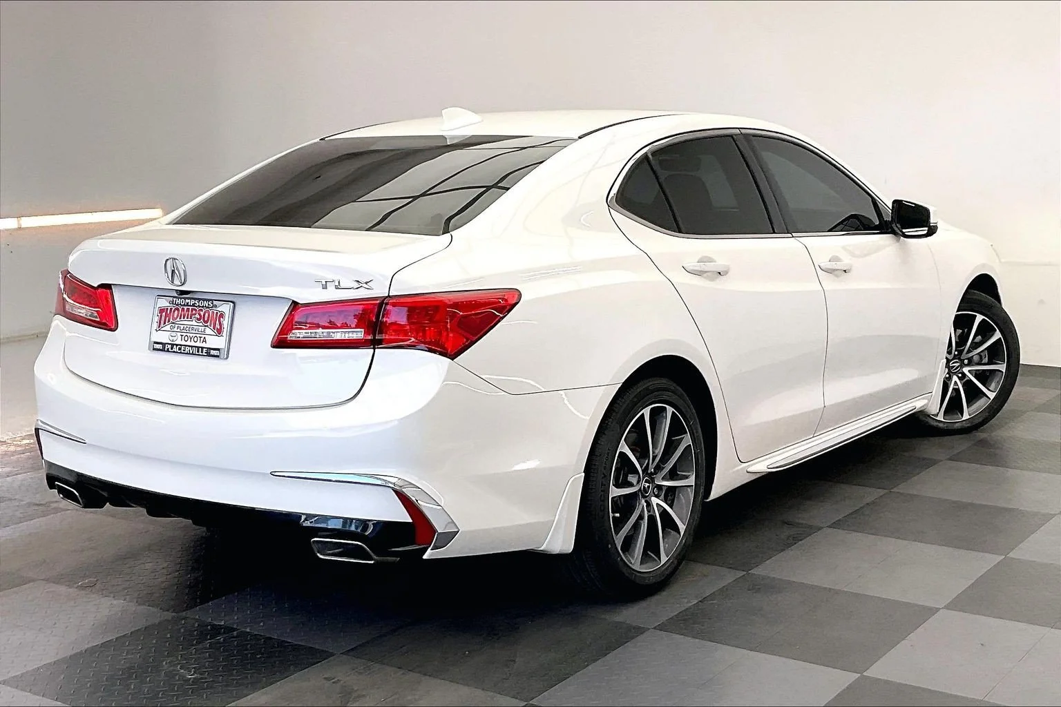 Used 2018 Bellanova White Pearl Acura 3.5L V6 image 12