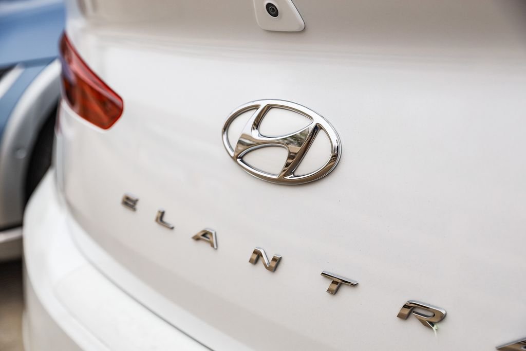 Used 2019 White Hyundai Value Edition image 10
