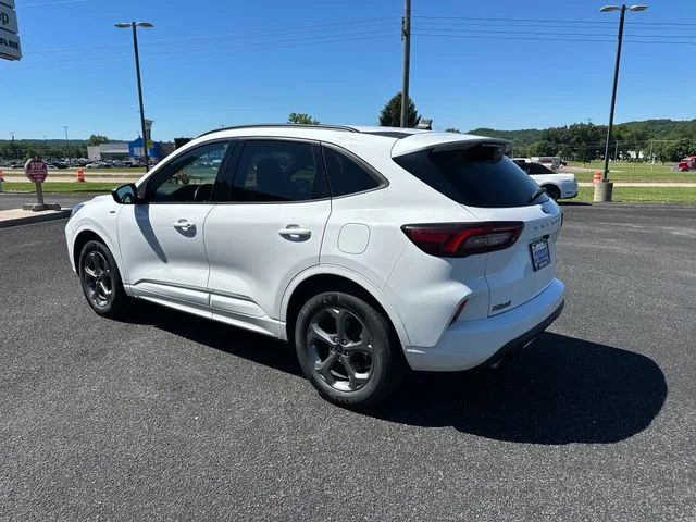 Used 2023 Oxford White Ford ST-Line image 3