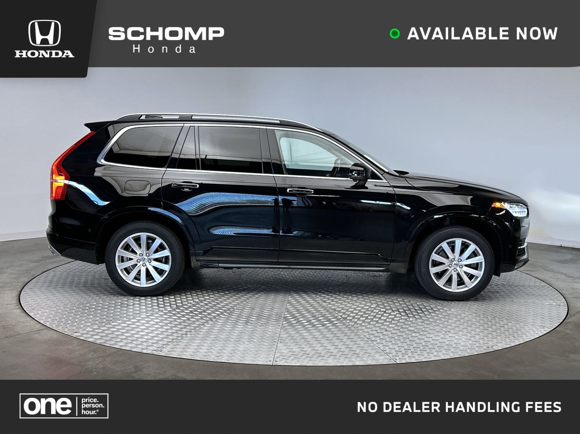 Used 2018 Onyx Black Metallic Volvo Momentum image 1