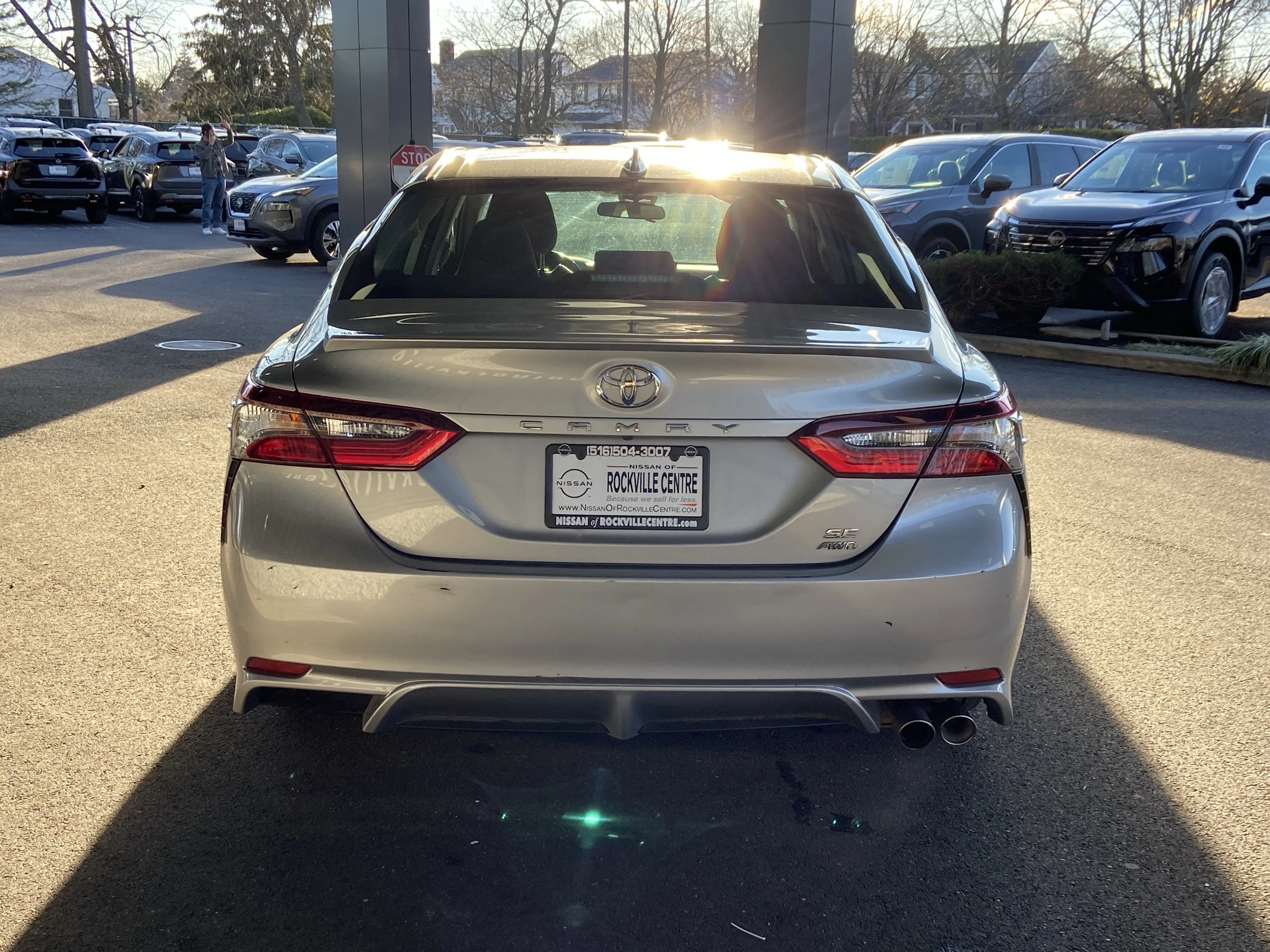 2022 Toyota Camry SE - Photo 6