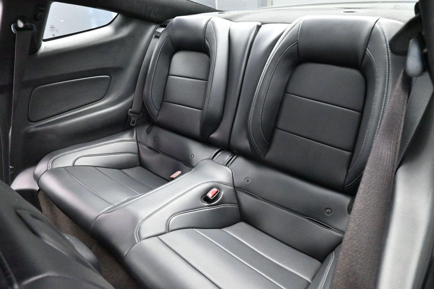 Used 2015 Oxford White Ford GT Premium image 31