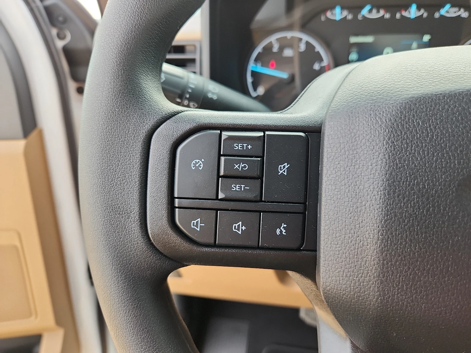 New 2027 Oxford White Ford XLT image 20