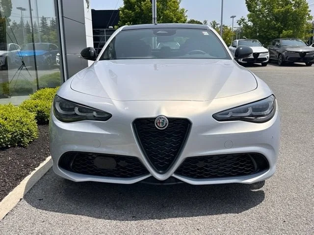 Used 2025 Moonlight Gray Metallic Alfa Romeo Base image 4