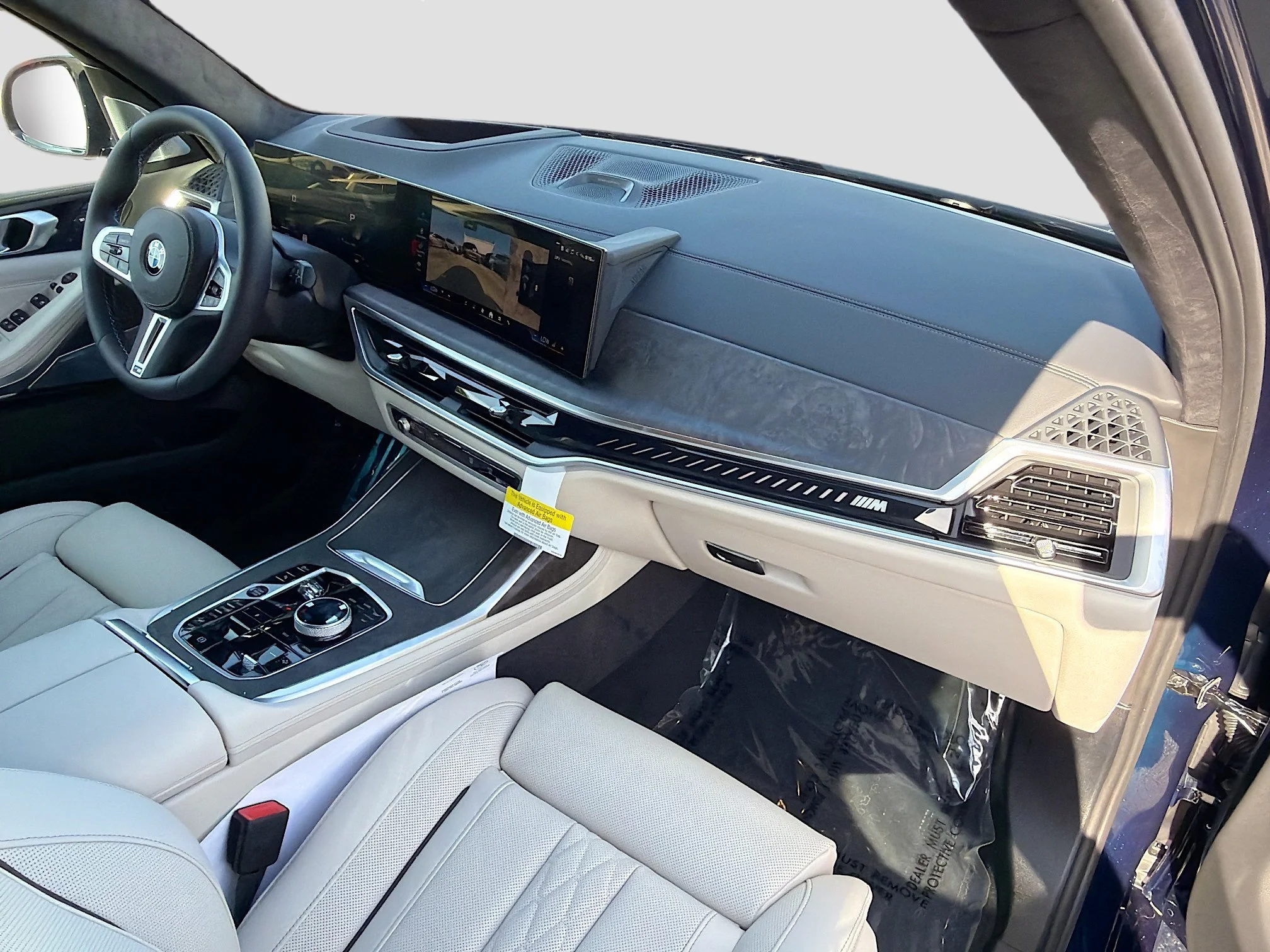 New 2027 Tanzanite Blue II Metallic BMW M60i image 13