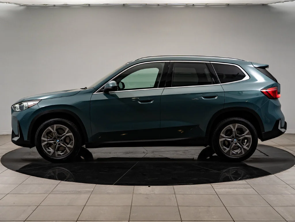 Used 2023 Cape York Green Metallic BMW xDrive28i image 5