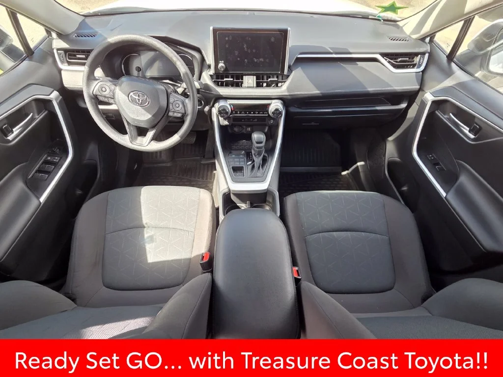 Used 2025 White Toyota XLE image 5