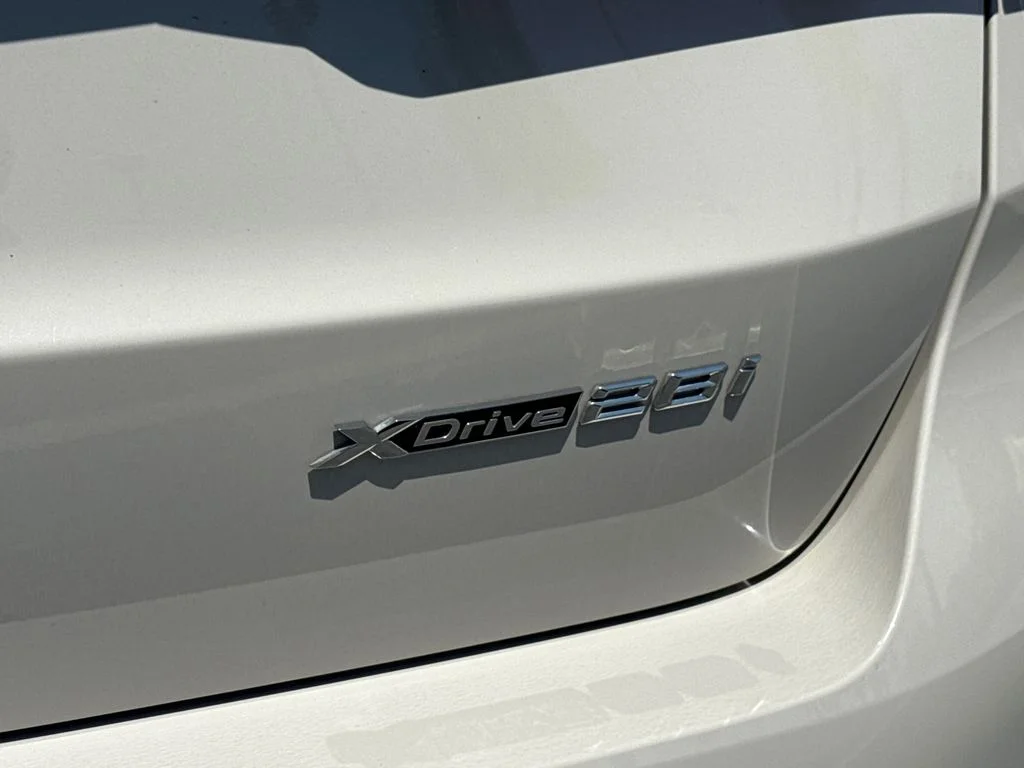Used 2026 Beige BMW xDrive28i image 10