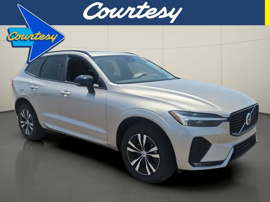 Used 2025  Volvo B5 Core image 1
