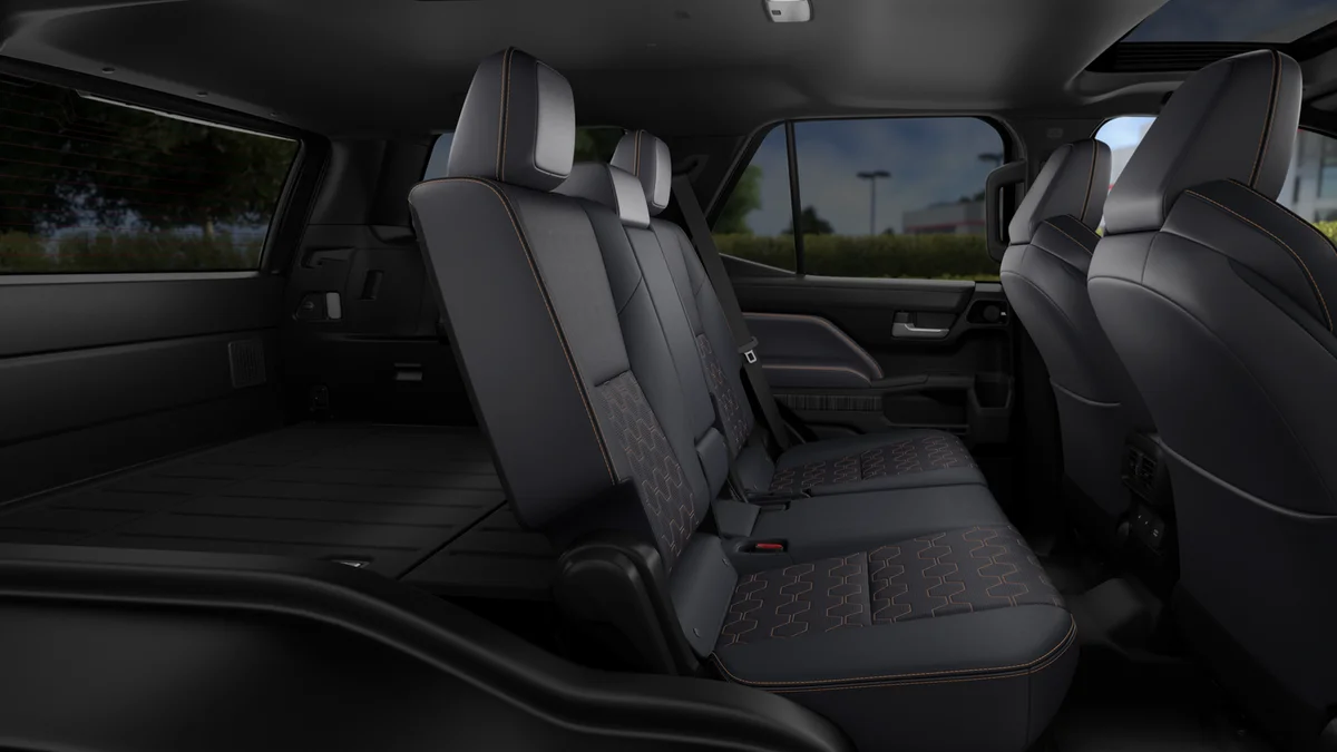 New 2026 Wind Chill Pearl Toyota Platinum image 22