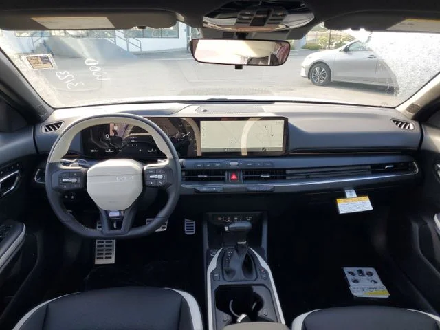 2025 Kia K4 GT-Line Turbo - Photo 23