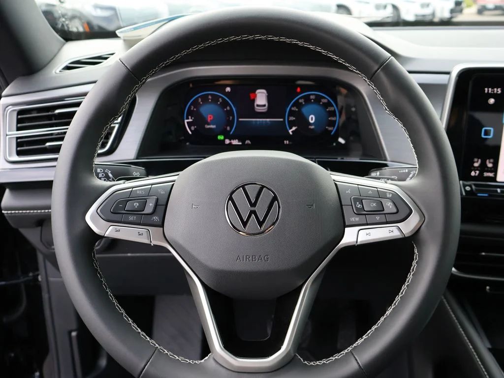 New 2026 Black Volkswagen 2.0T SE w/Technology image 24