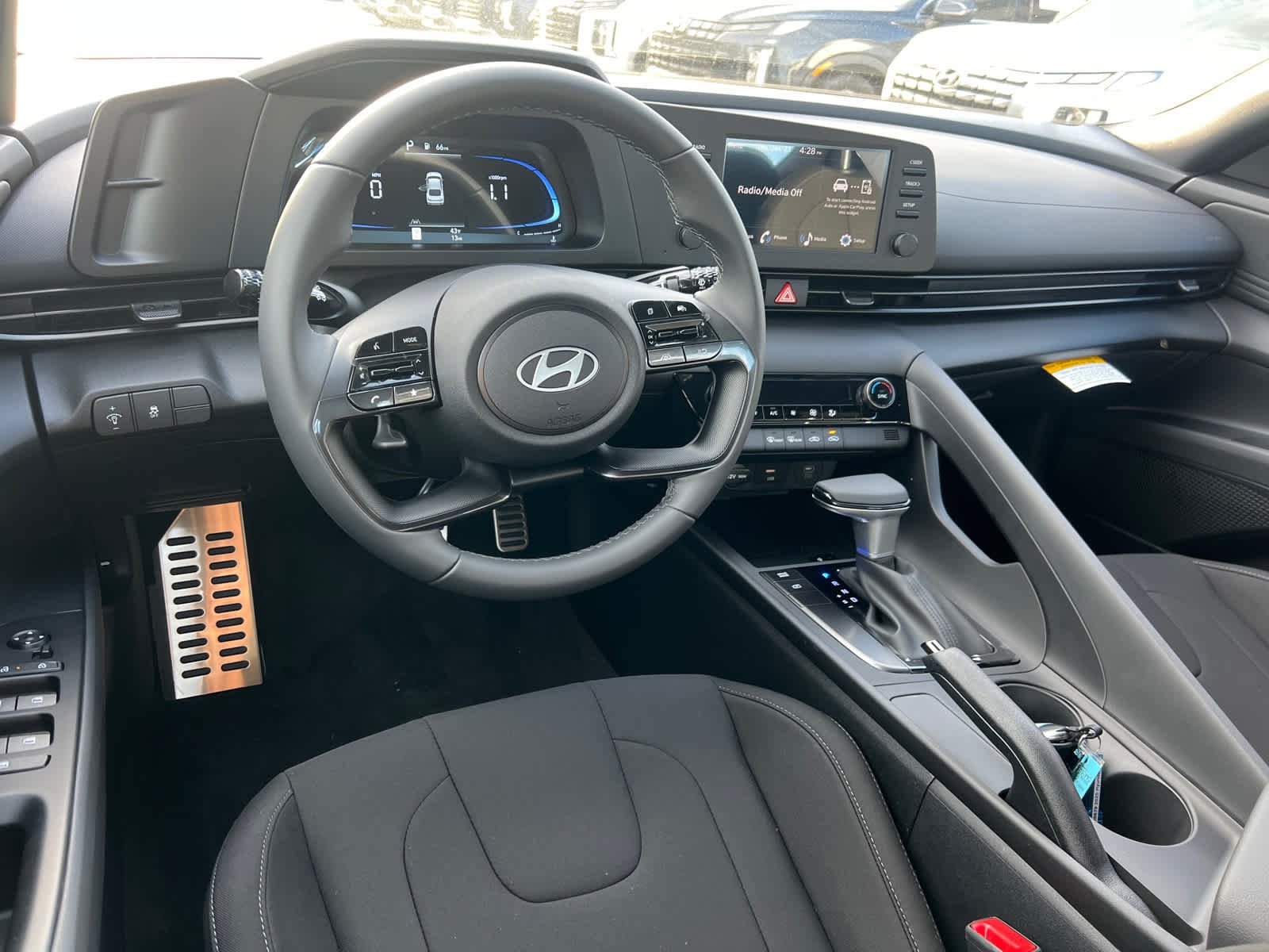 Used 2025 Amazon Gray Hyundai SEL Sport image 13