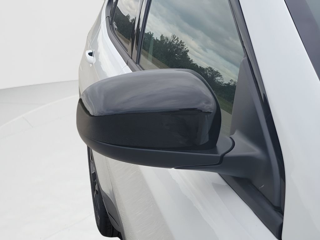 New 2026 Bright White Clear-Coat Exterior Paint Jeep Latitude image 21