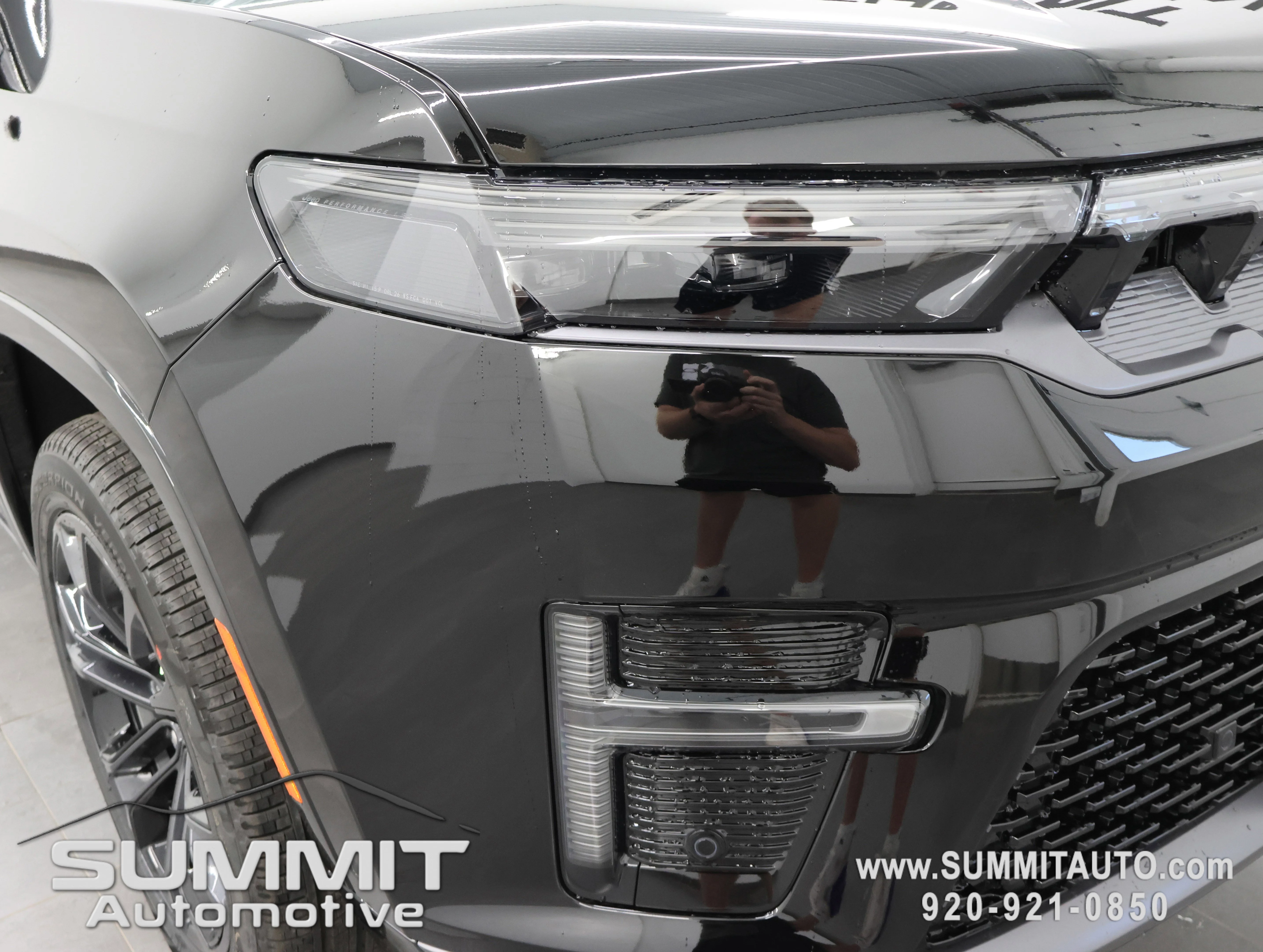 New 2026 High Gloss Black Exterior Paint Jeep Summit Obsidian image 26