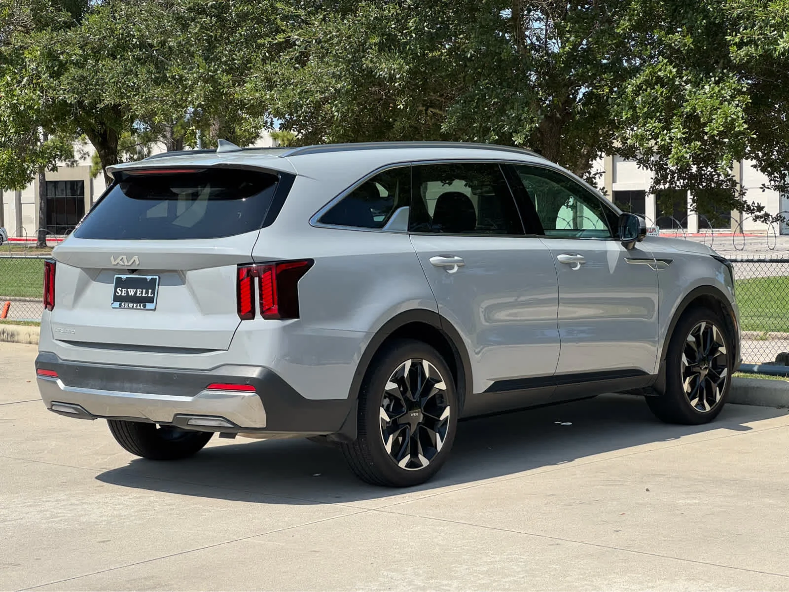 Used 2025 Wolf Gray Kia SX image 5
