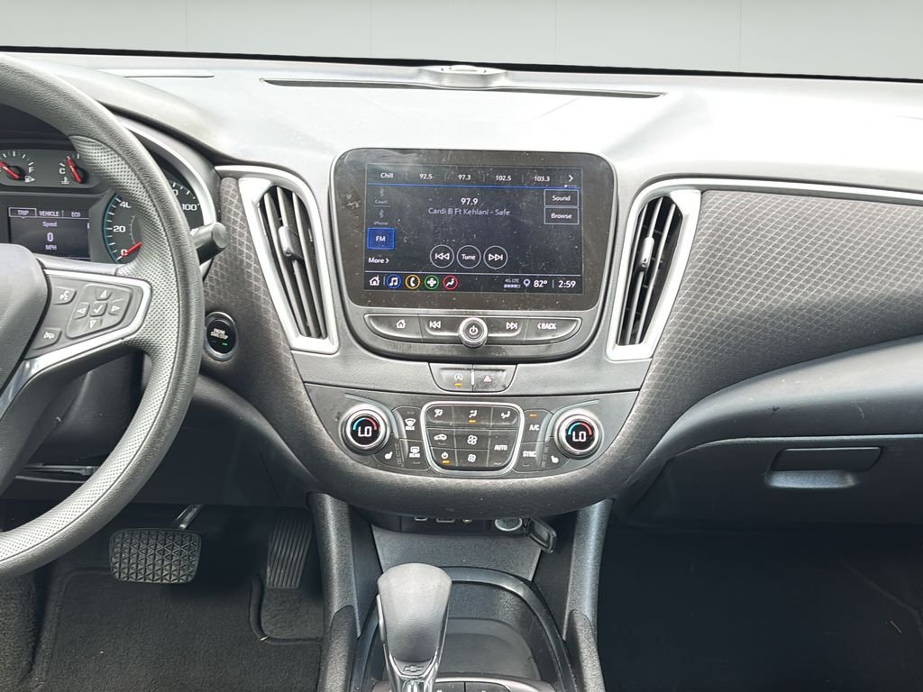 Used 2024 Summit White Chevrolet LT image 18