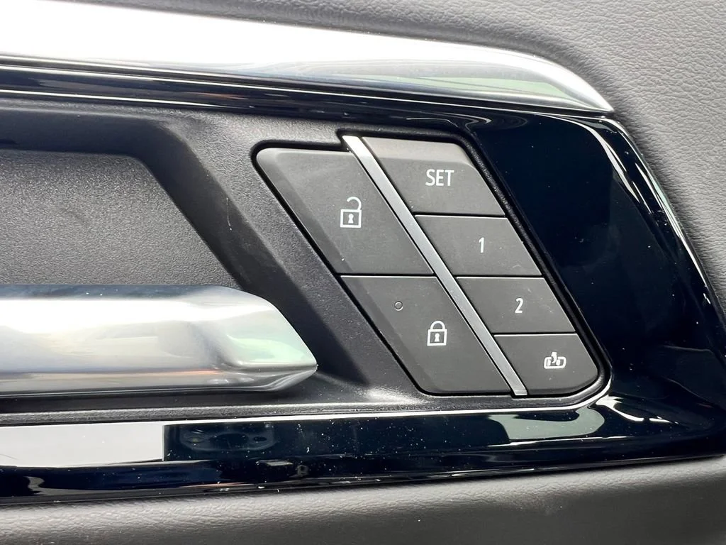2026 Chevrolet Suburban Premier - Photo 12
