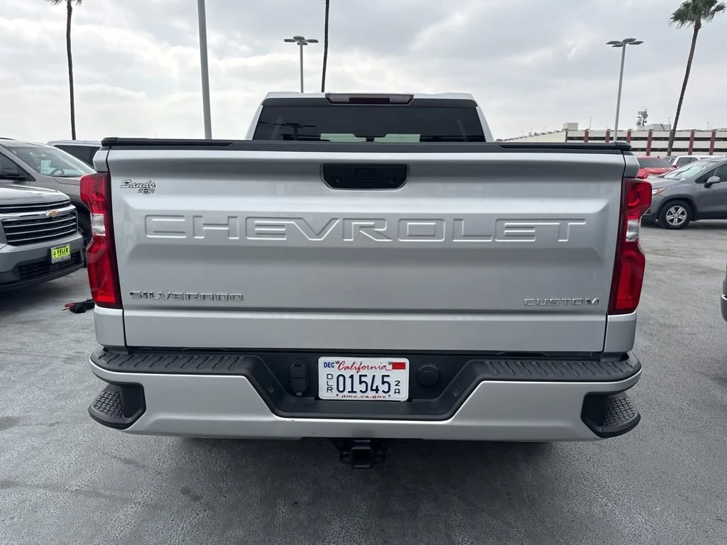 Used 2021 SILVER ICE METALLIC Chevrolet Custom image 5