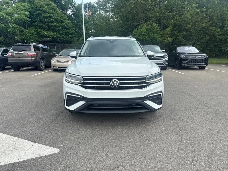 Used 2024  Volkswagen 2.0T SE image 2