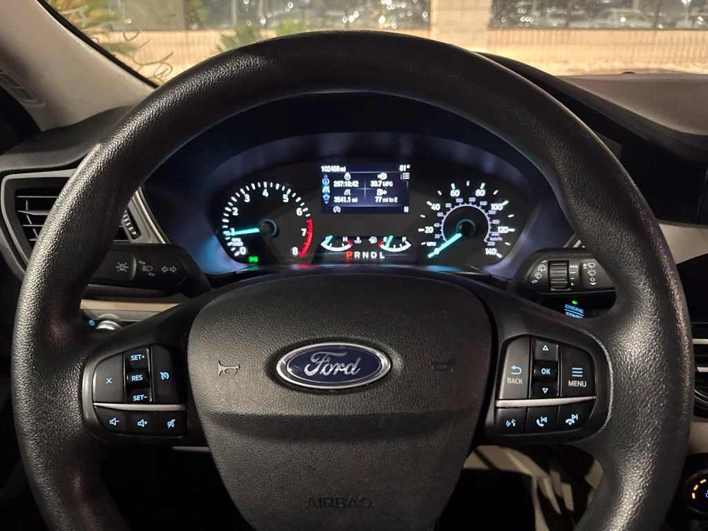 Used 2022 White Ford SE image 20